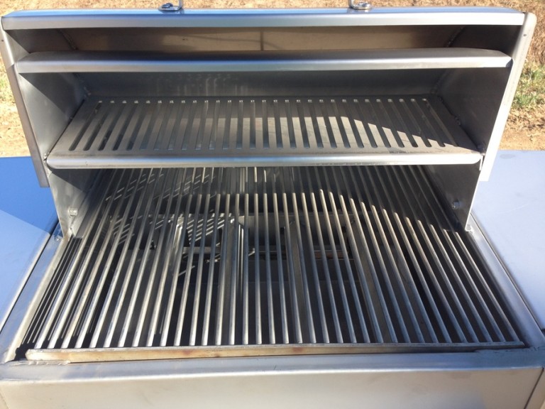 RTG2430 STAINLESS STEEL gas grill from Holstein Manufacturing